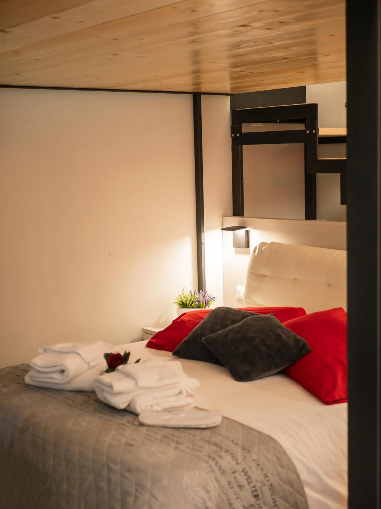 Carlotta Fiera Suite โบโลญญา ภายนอก รูปภาพ